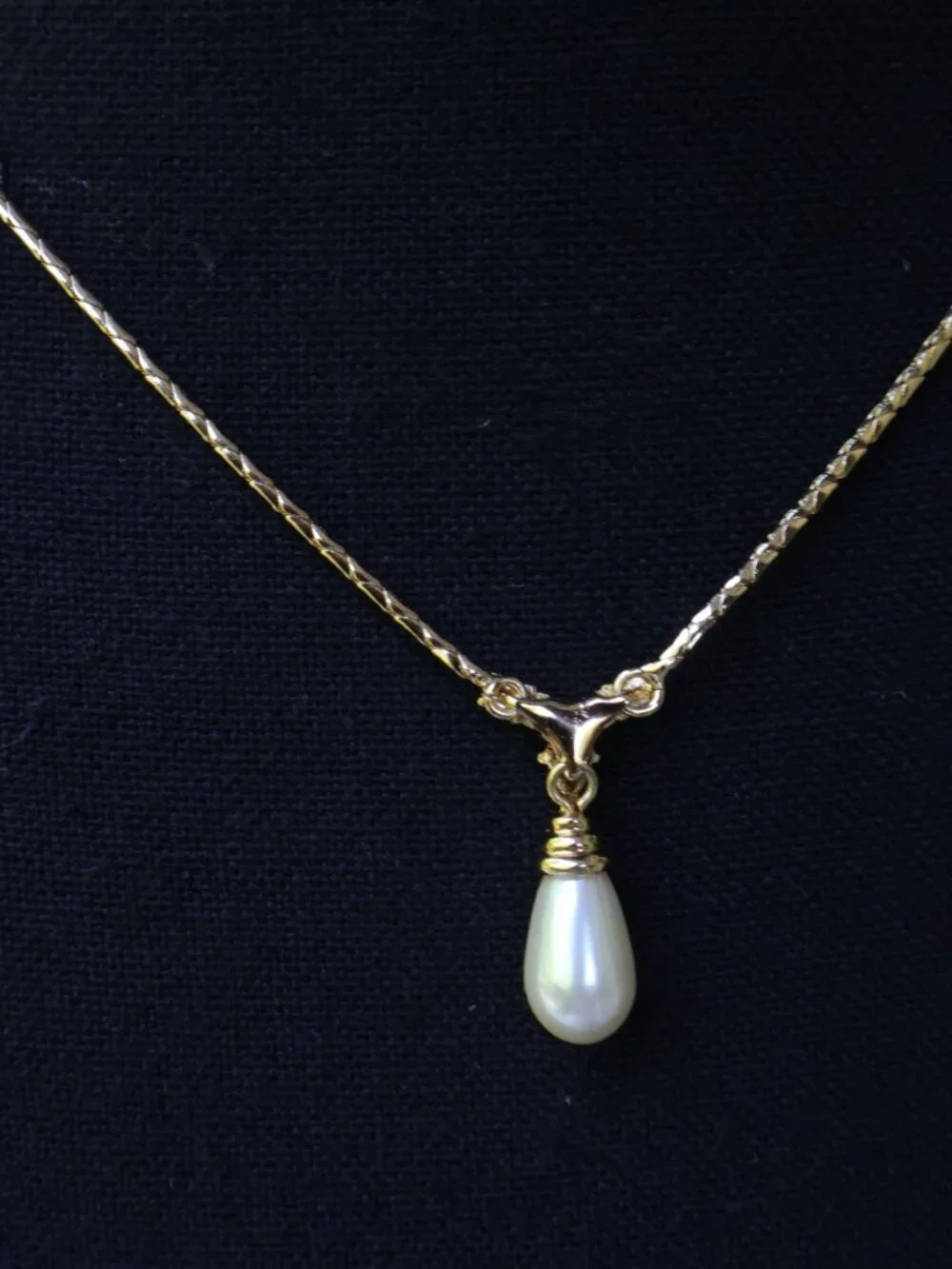Christian Dior Necklace White Pearl Water Drop on 17.25